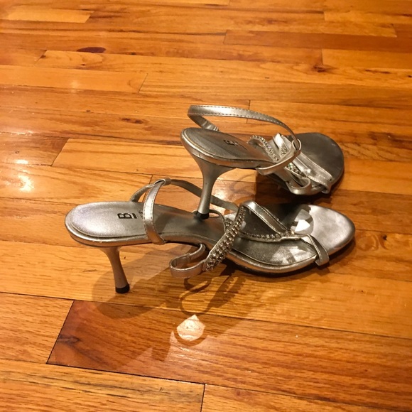 Silver Heels with Rhinestones - Picture 3 of 4